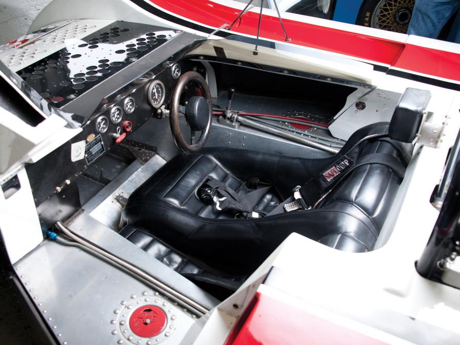 Интерьер Lola T260 1971 года  (фото 11 из 14)